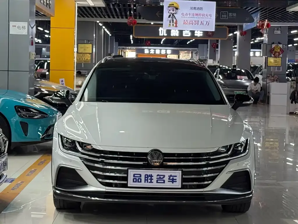 Volkswagen CC 2024 из CN, фото 2