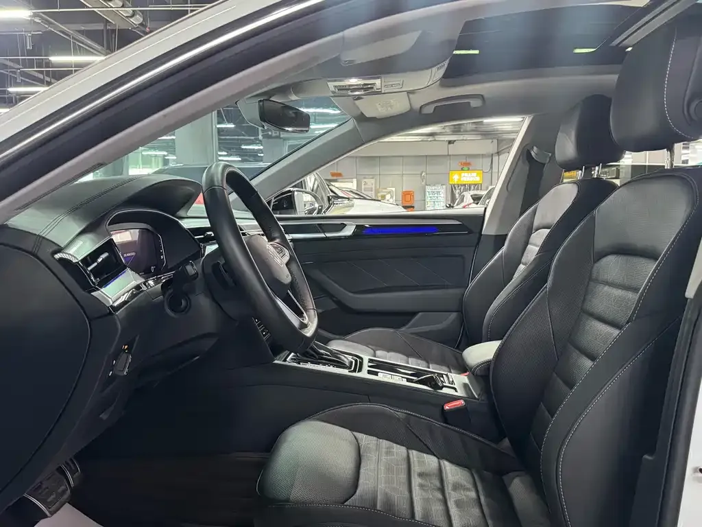 Volkswagen CC 2024 из CN, фото 8