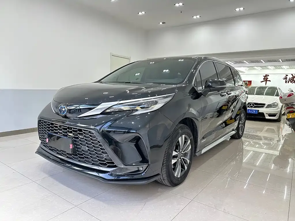 Toyota Granvia 2023 из CN, фото 1