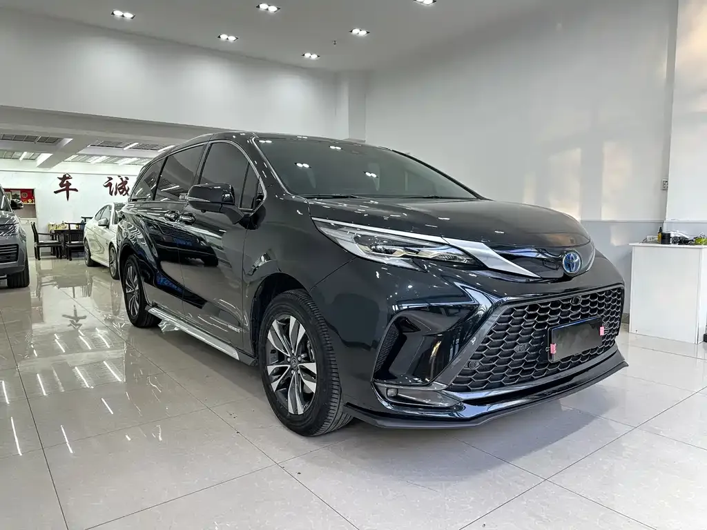 Toyota Granvia 2023 из CN, фото 3