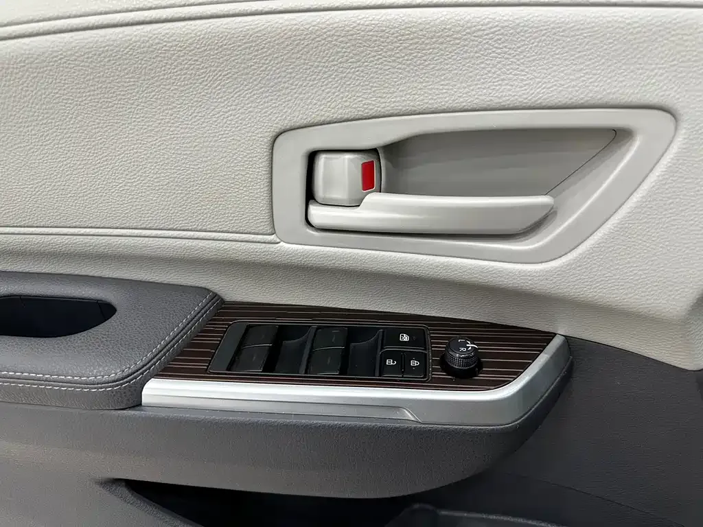 Toyota Granvia 2023 из CN, фото 7