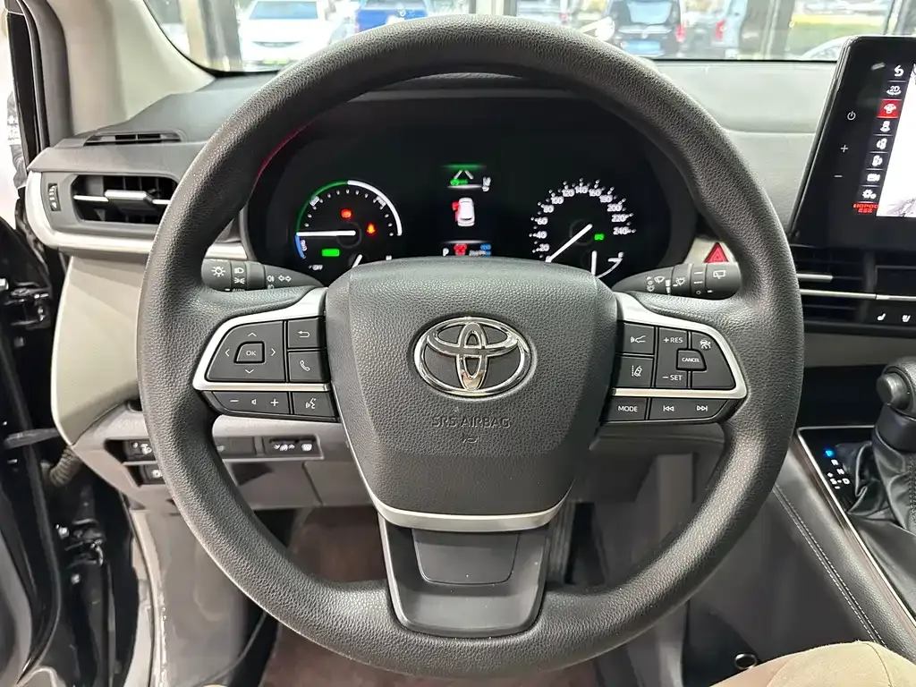Toyota Granvia 2023 из CN, фото 9