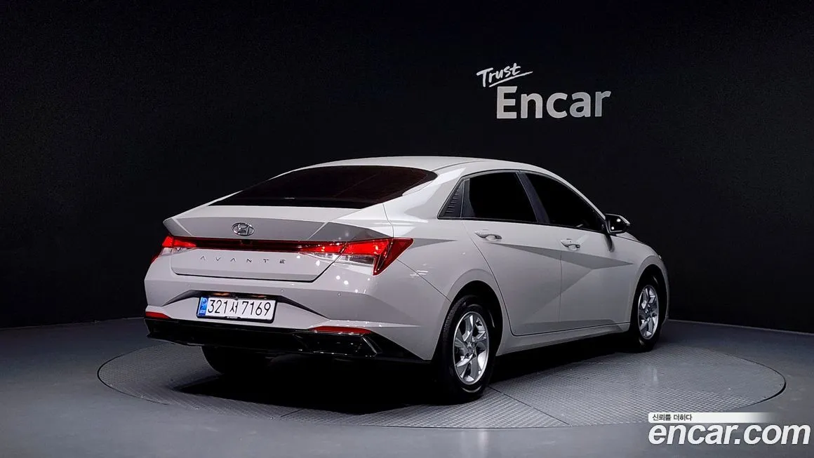 Hyundai AVANTE 2022 из KR, фото 2