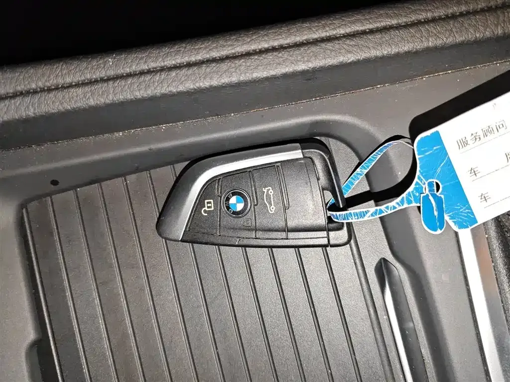 BMW 1 Series 2021 из CN, фото 9