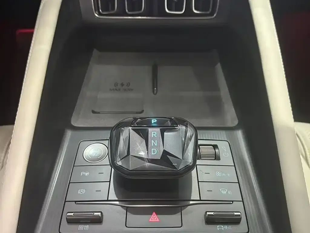 BYD L EV 2024 из CN, фото 7