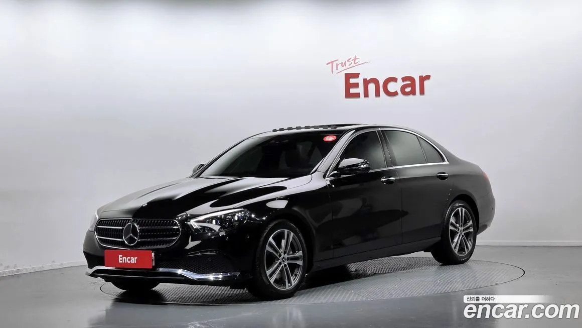 Mercedes-Benz E-Class — фото 1