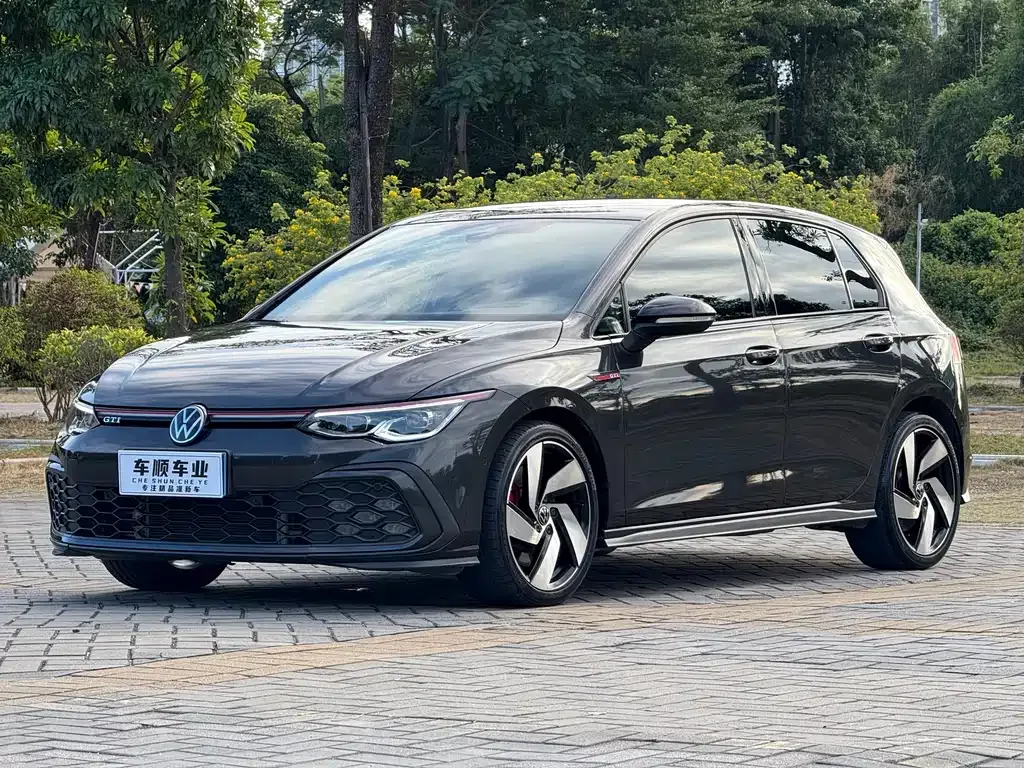 Volkswagen Golf GTI 2023 из CN, фото 1