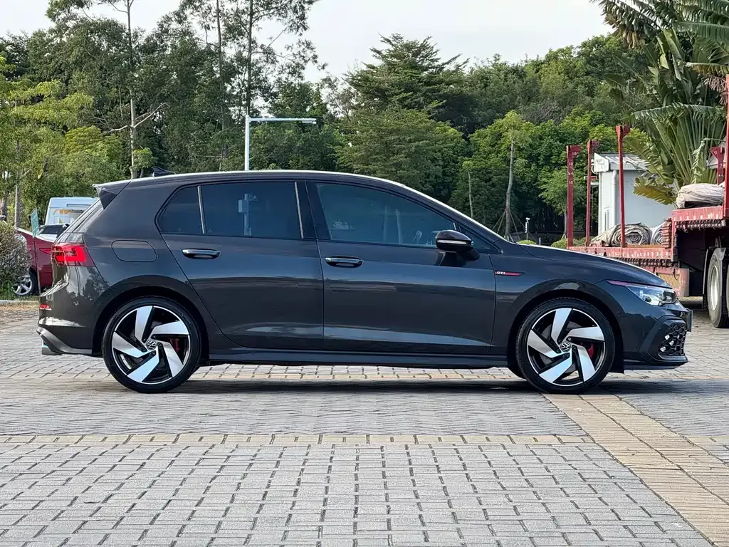 Volkswagen Golf GTI 2023 из CN, фото 10