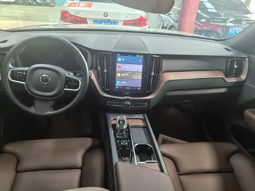 Volvo XC60 2024 из CN, фото 6
