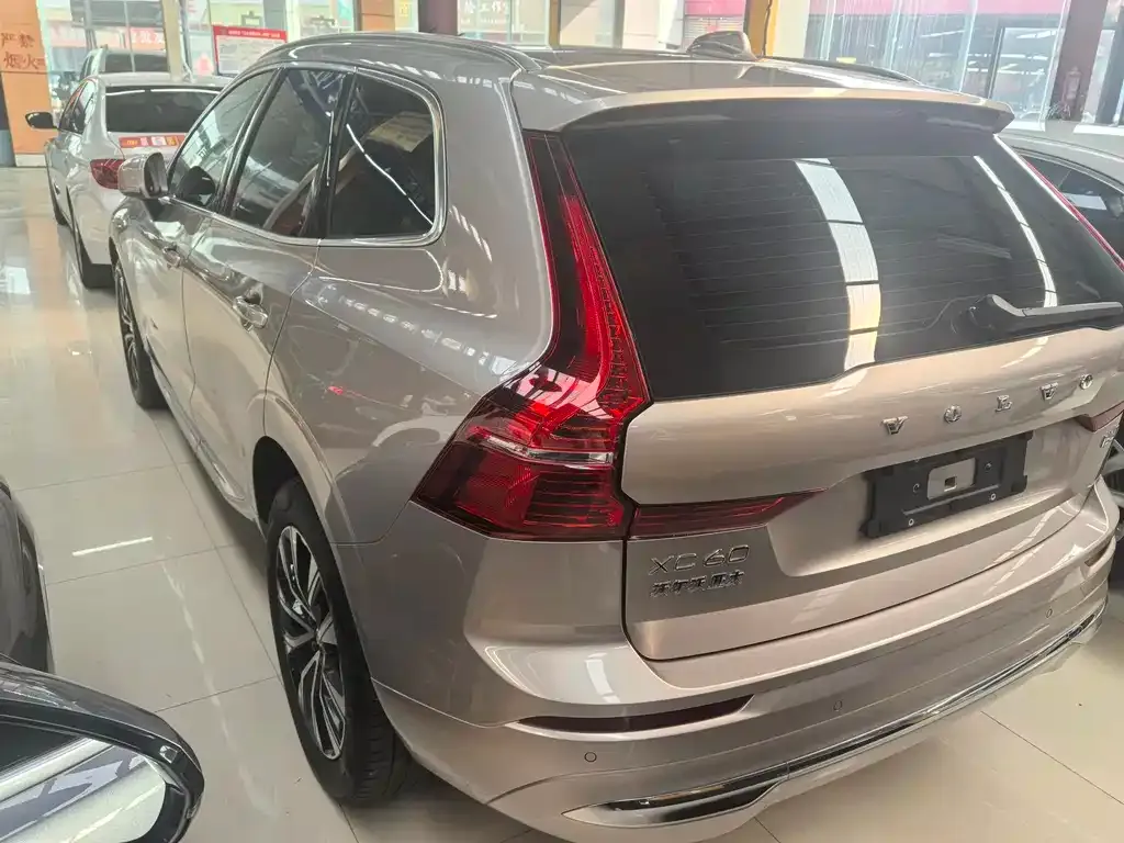 Volvo XC60 2024 из CN, фото 8
