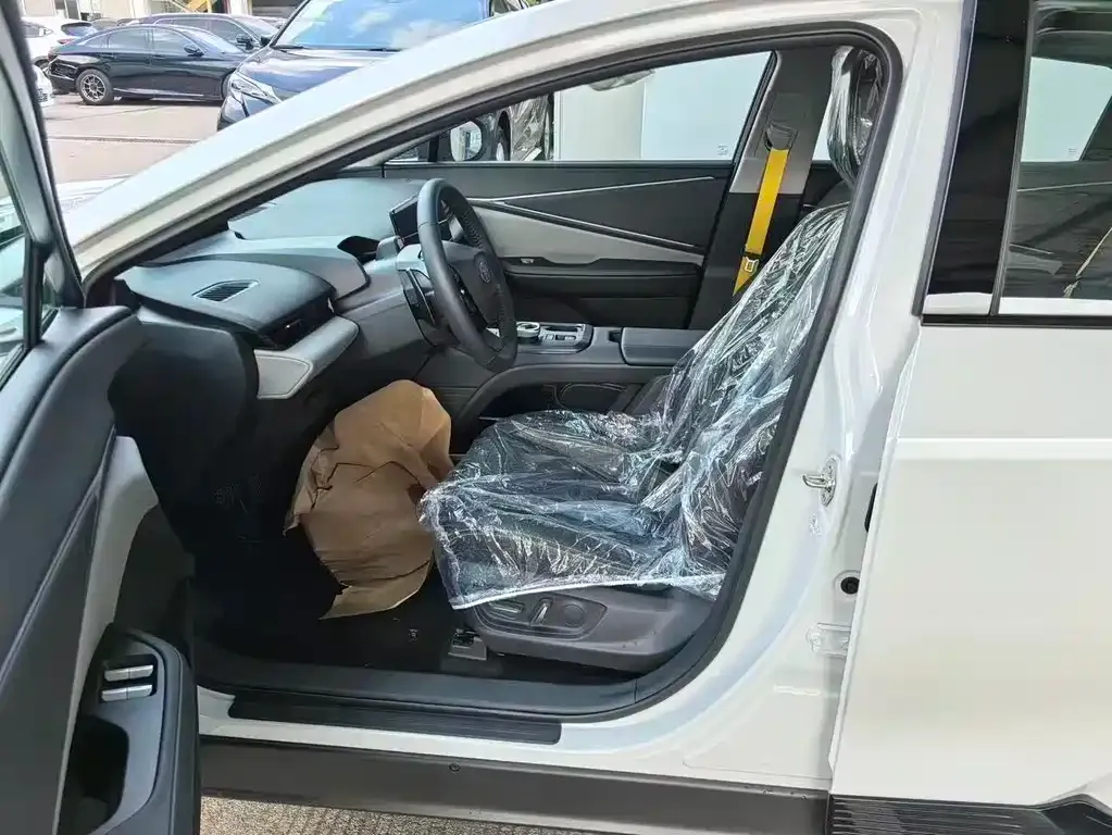 Toyota bZ5 2025 из CN, фото 7