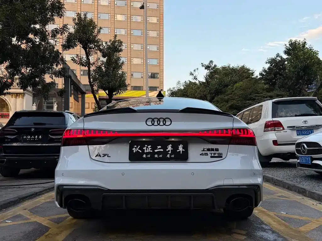 Audi A7L 2024 из CN, фото 5