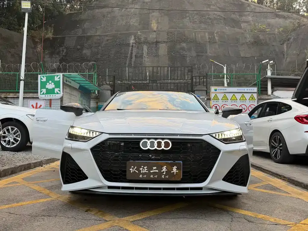 Audi A7L 2024 из CN, фото 9