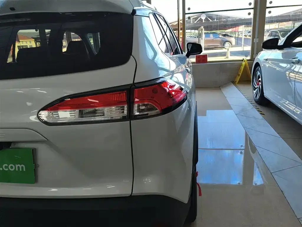 Toyota Corolla Cross 2023 из CN, фото 8
