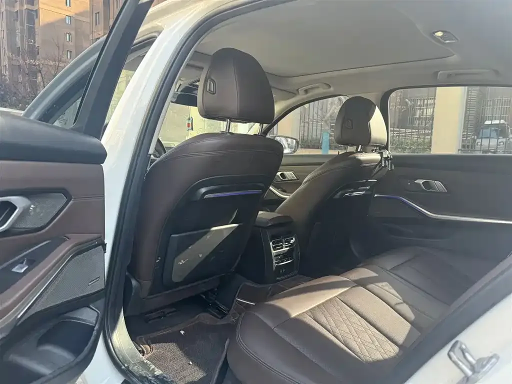 BMW 3 Series 2022 из CN, фото 7