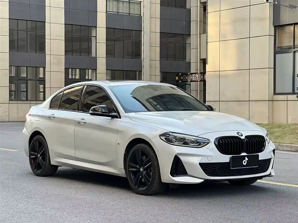 BMW 1 Series 2022 из CN, фото 4