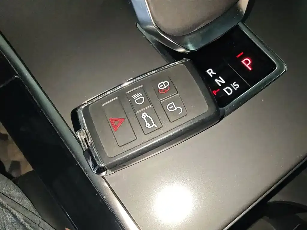Land Rover Velar 2024 из CN, фото 9