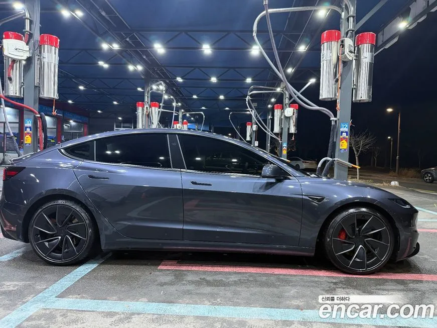 Tesla Model 3 2024 из KR, фото 4