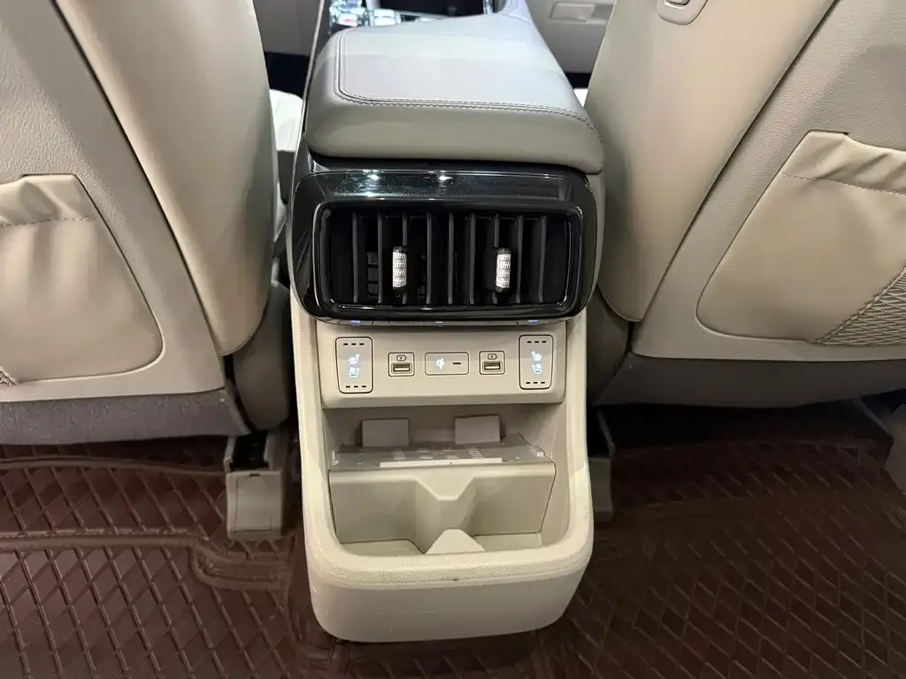 Hyundai Custo 2023 из CN, фото 6