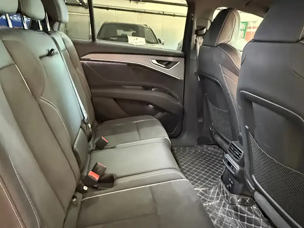 Audi Q5 e-tron 2023 из CN, фото 7