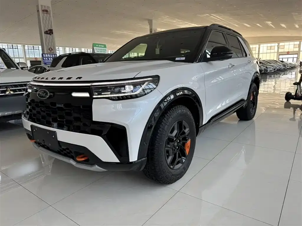 Ford Explorer 2024 из CN, фото 1