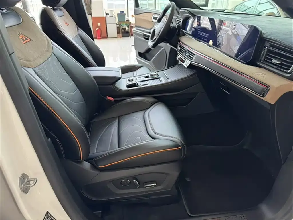Ford Explorer 2024 из CN, фото 5