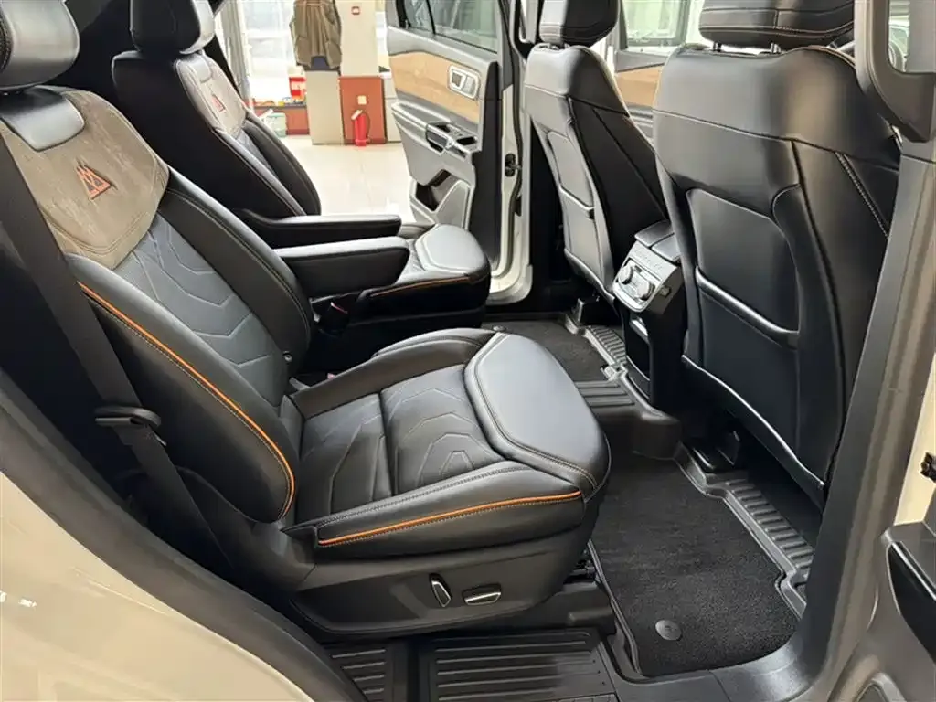 Ford Explorer 2024 из CN, фото 6
