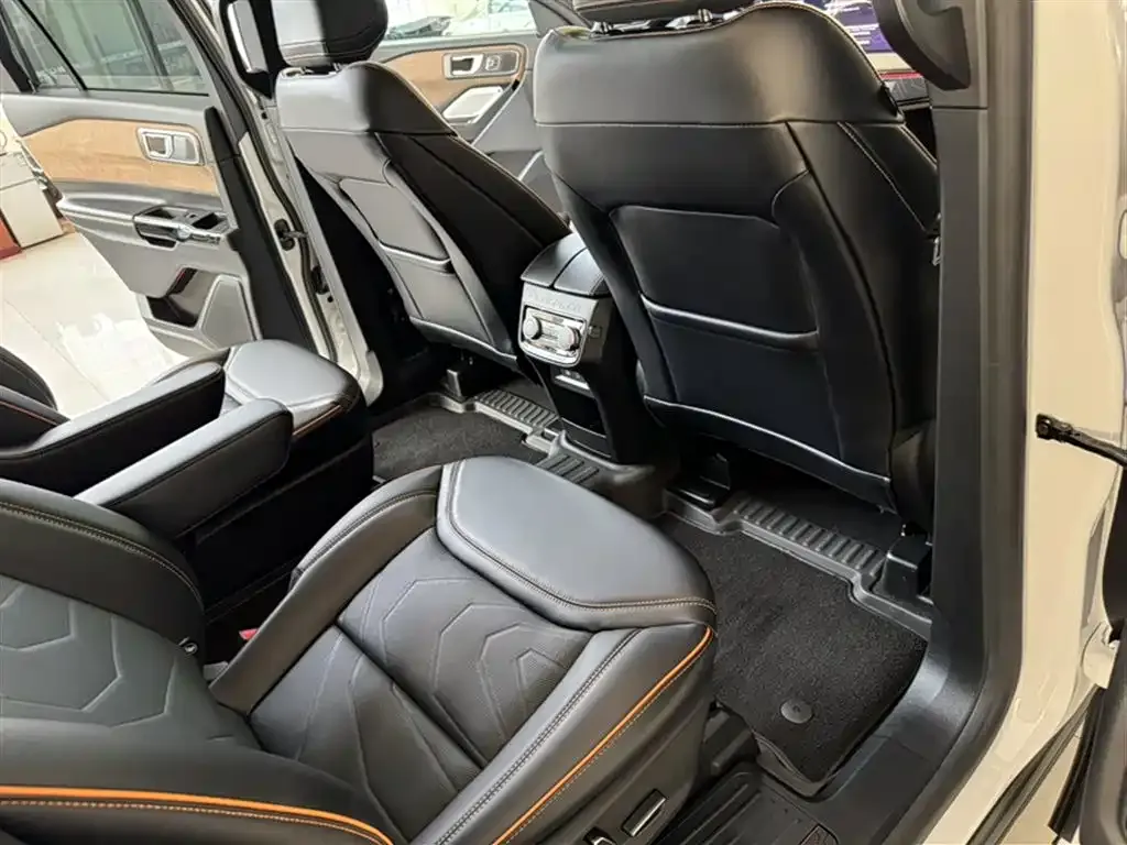 Ford Explorer 2024 из CN, фото 7