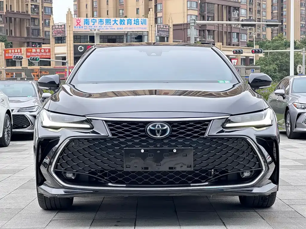 Toyota Avalon 2023 из CN, фото 2