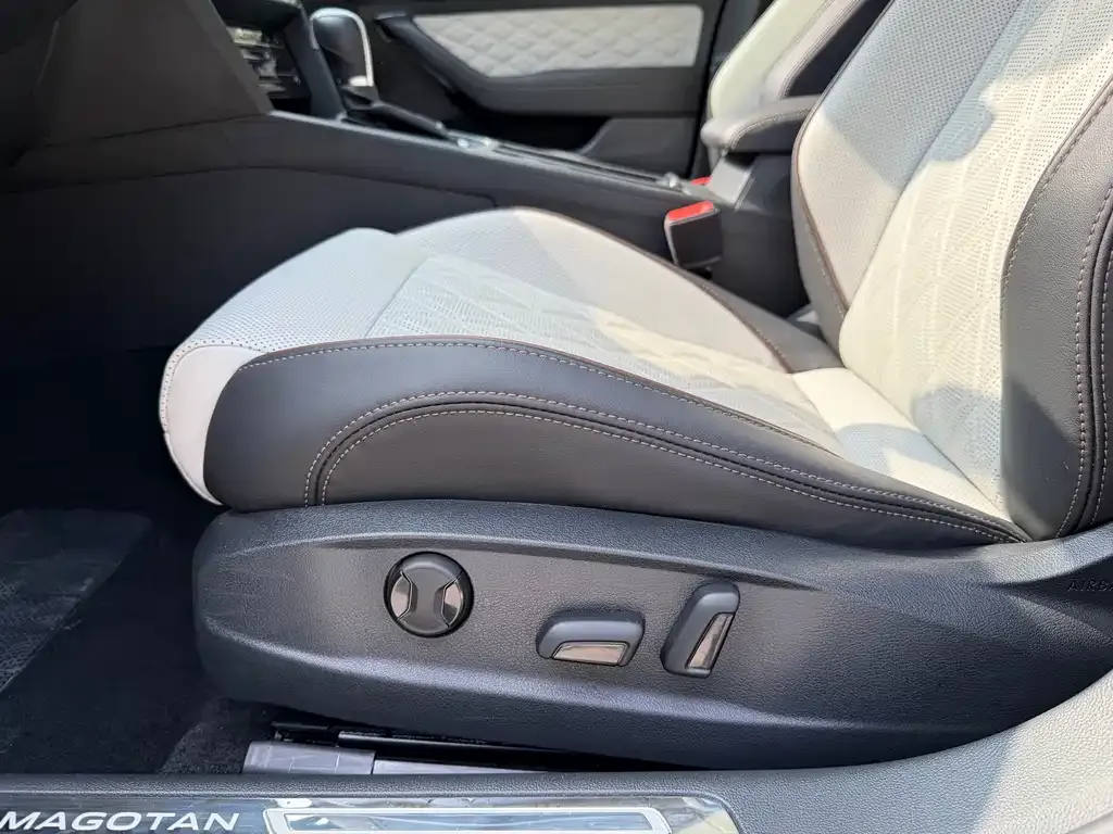 Volkswagen Magotan 2024 из CN, фото 10
