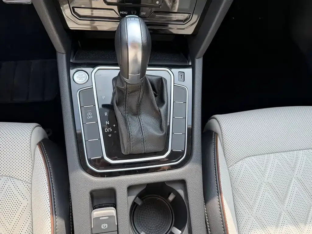 Volkswagen Magotan 2024 из CN, фото 7