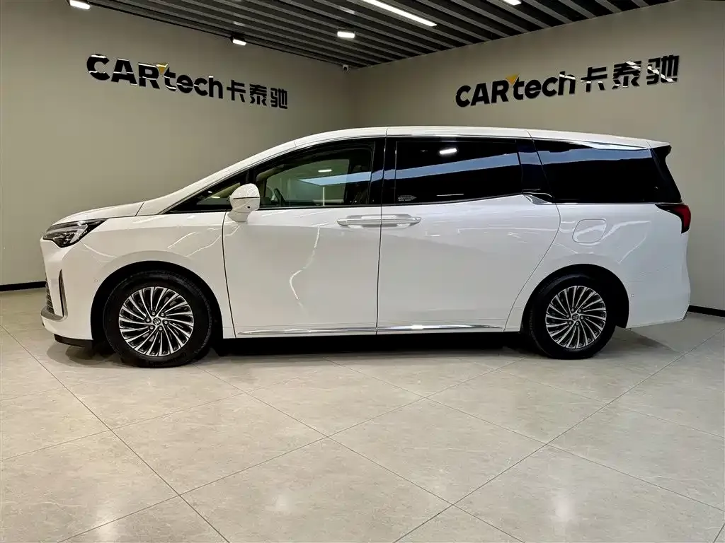Buick Century 2023 из CN, фото 8