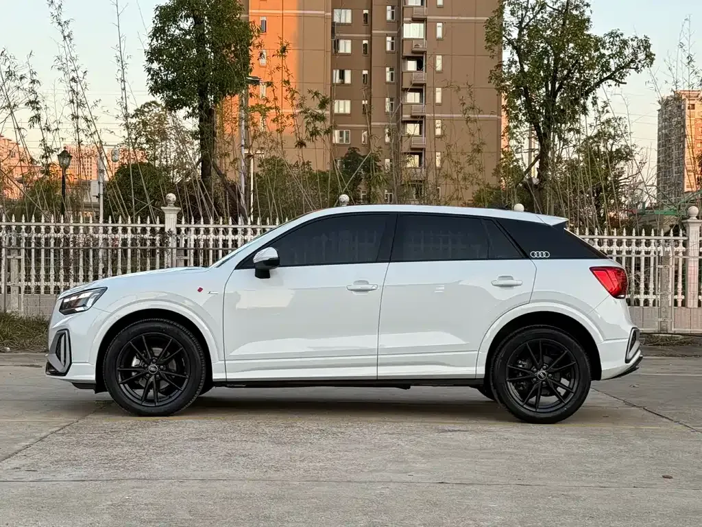 Audi Q2L 2022 из CN, фото 4