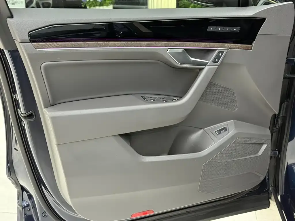 Volkswagen Touareg 2023 из CN, фото 9