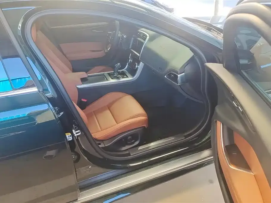 Jaguar XEL 2023 из CN, фото 8