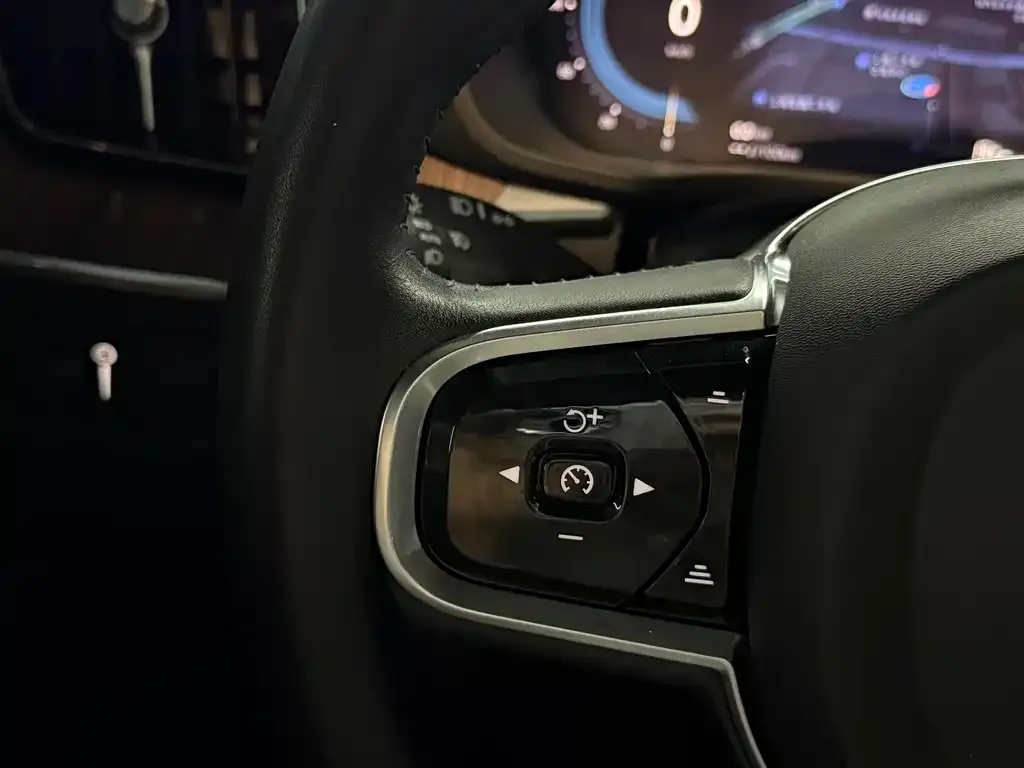 Volvo XC60 2021 из CN, фото 4