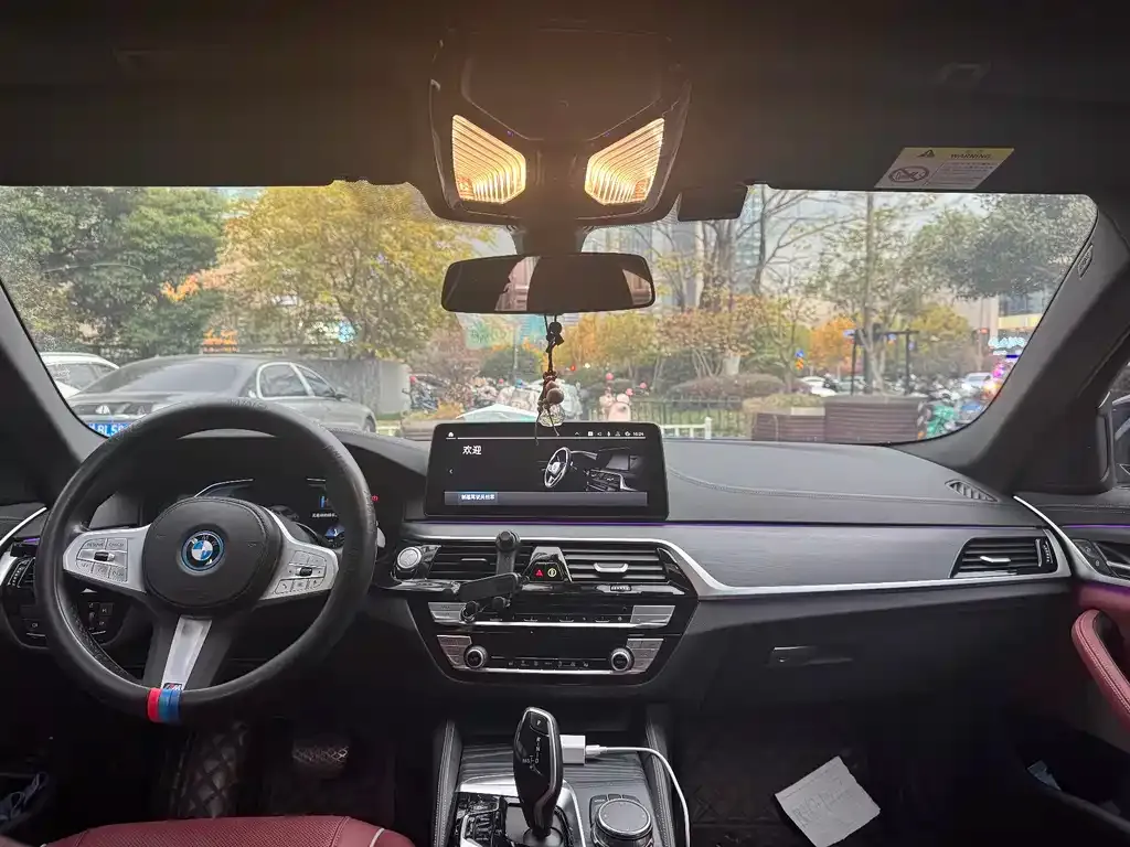 BMW 5 Series New Energy — фото 7
