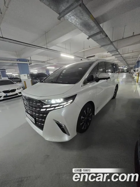 Toyota Alphard — фото 3