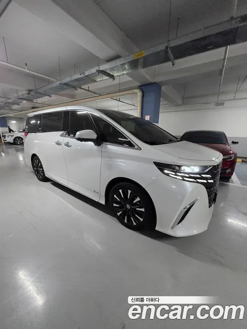 Toyota Alphard — фото 5