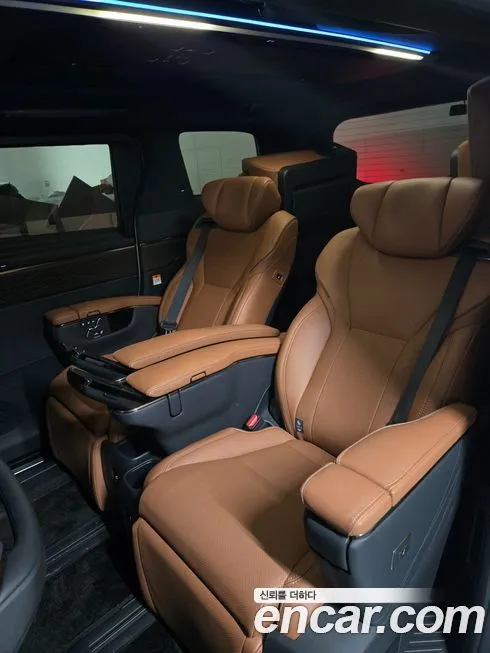 Toyota Alphard — фото 8