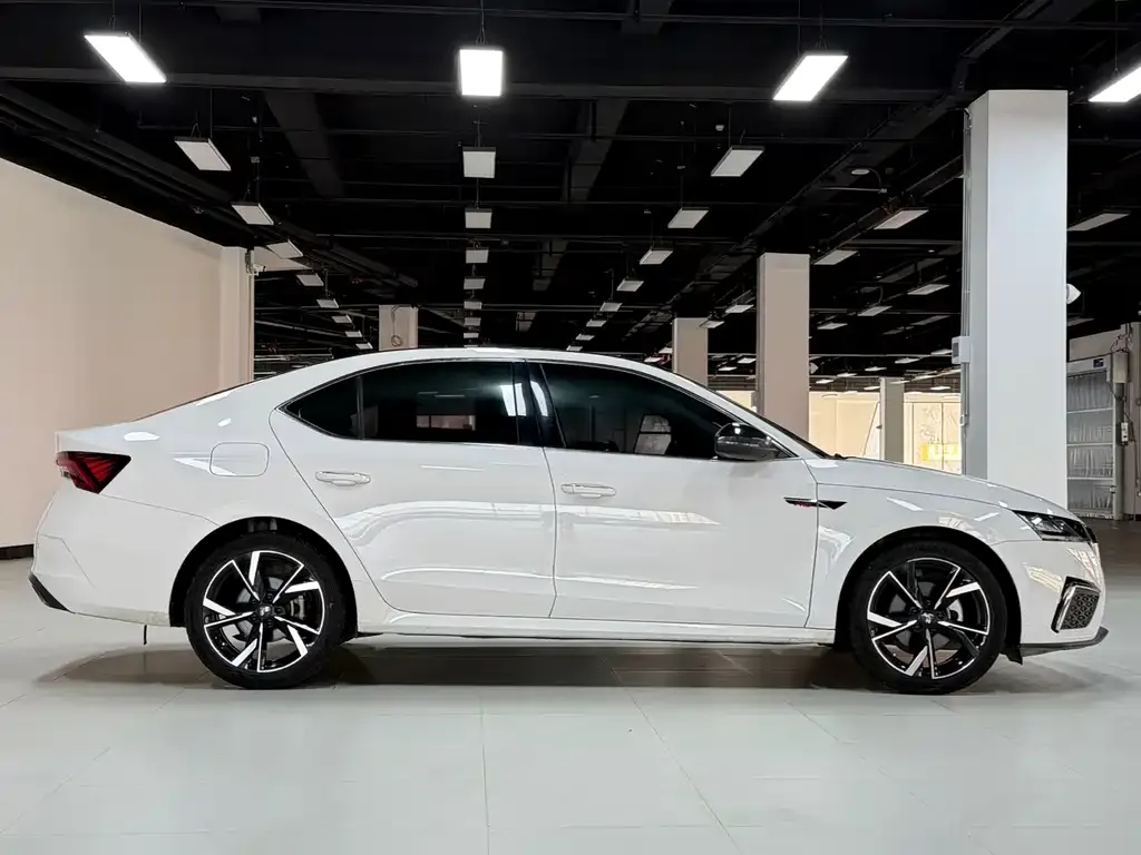 Skoda Octavia 2021 из CN, фото 4