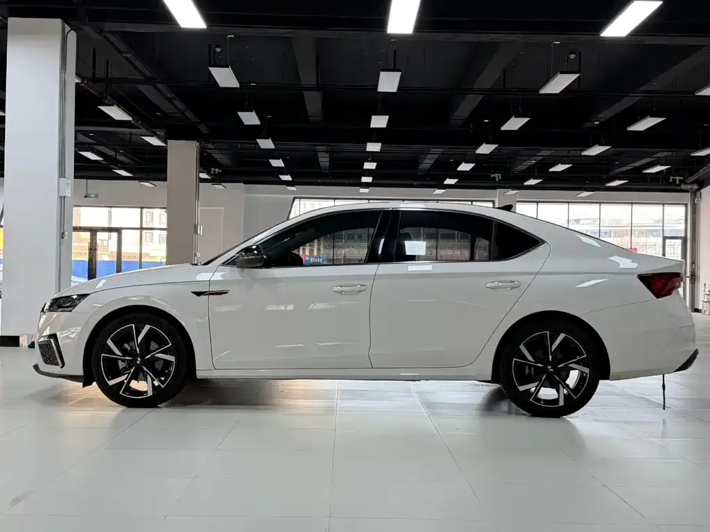 Skoda Octavia 2021 из CN, фото 8