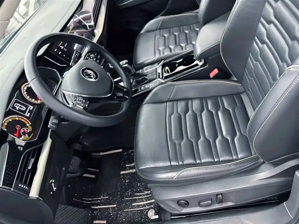Volkswagen Passat 2021 из CN, фото 2
