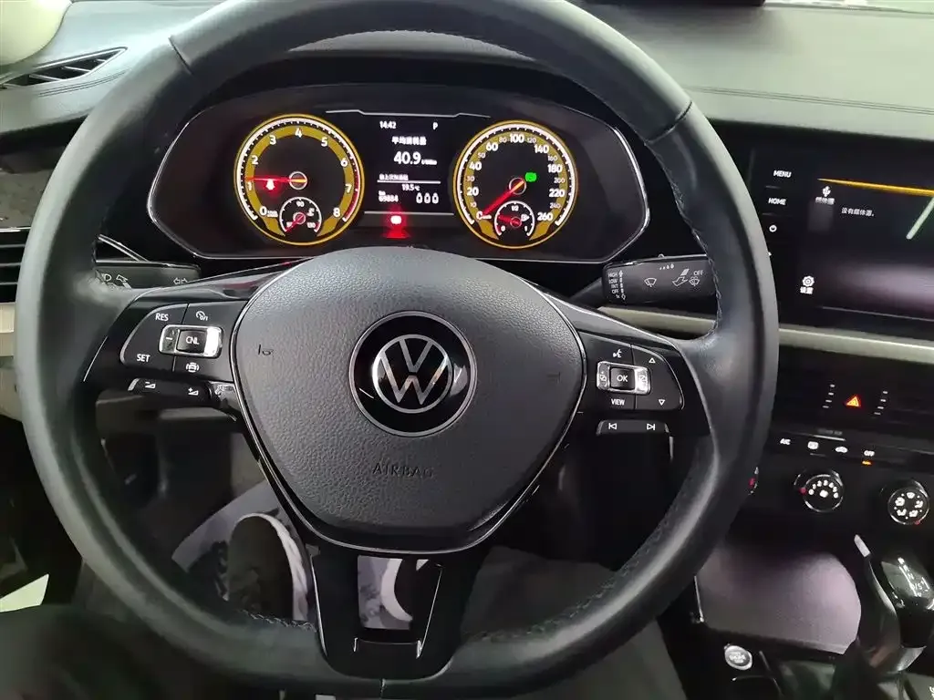 Volkswagen Passat 2021 из CN, фото 4