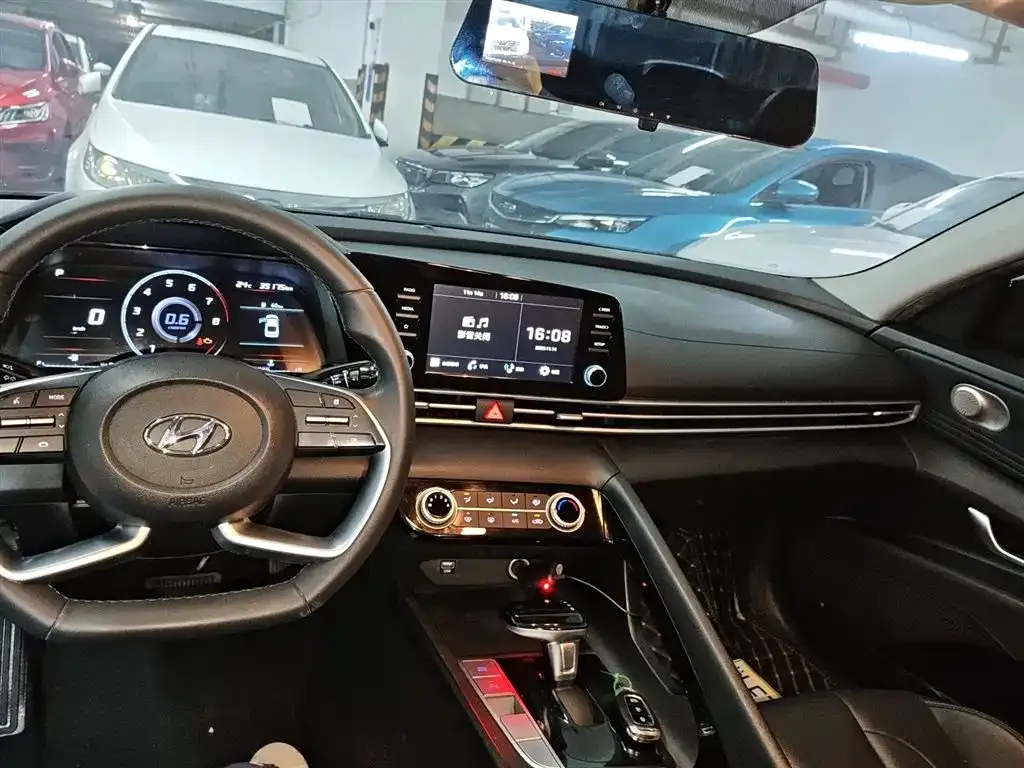 Hyundai Elantra 2023 из CN, фото 10