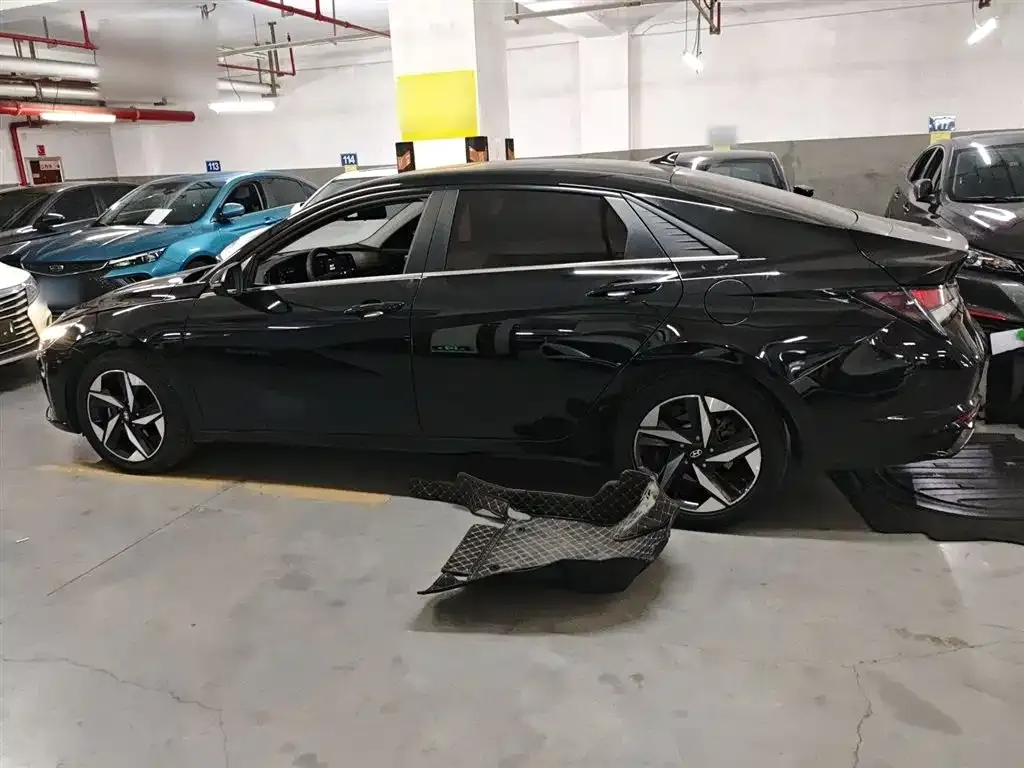 Hyundai Elantra 2023 из CN, фото 5