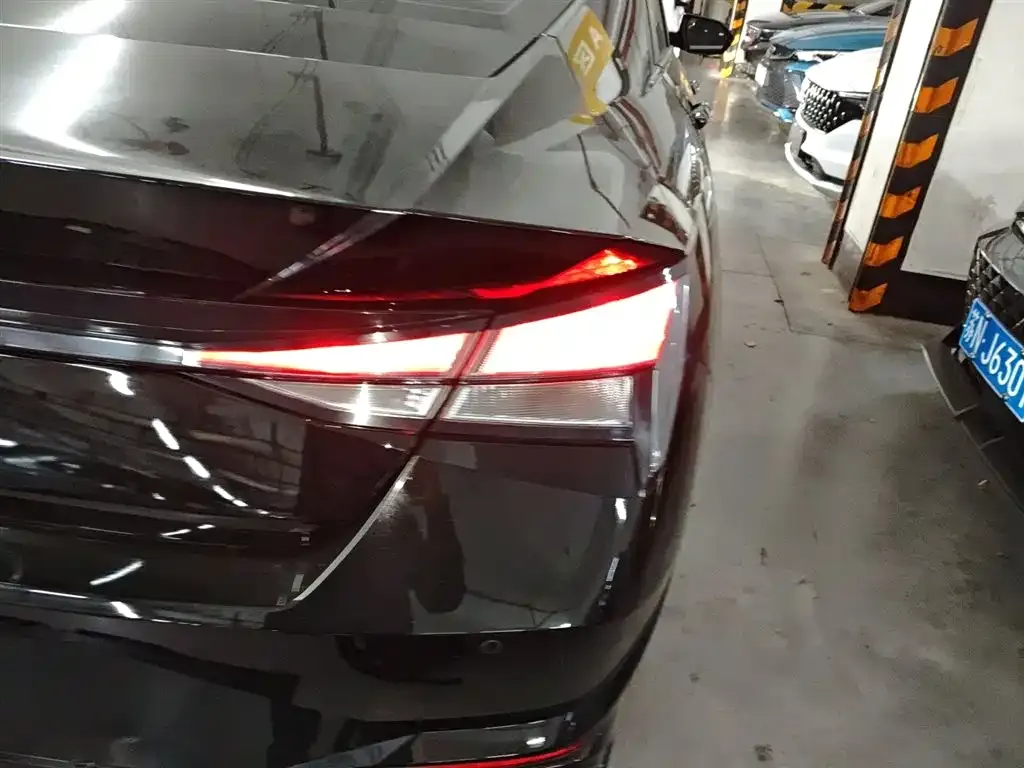 Hyundai Elantra 2023 из CN, фото 8
