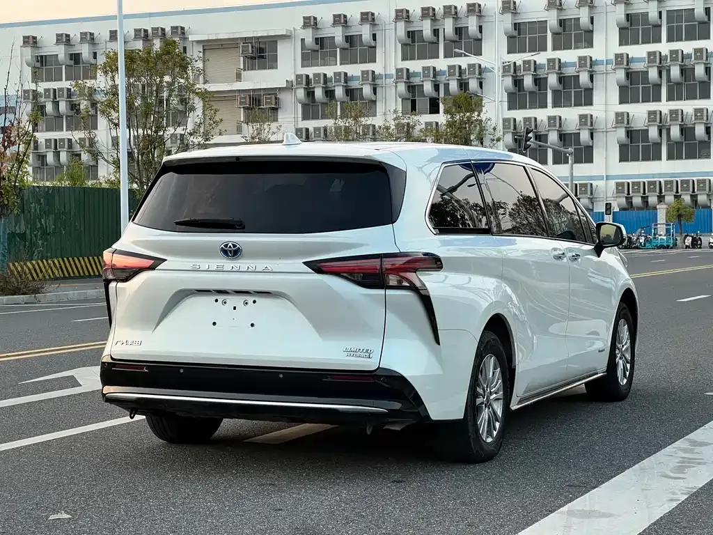 Toyota Sienna 2022 из CN, фото 6