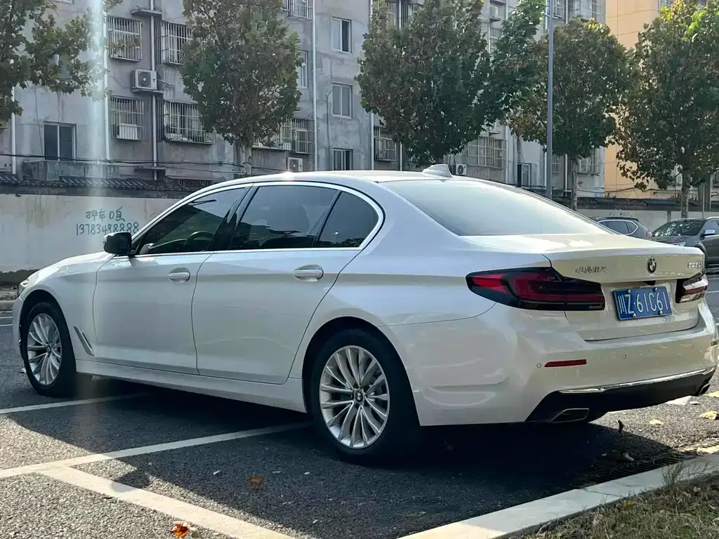 BMW 5 Series — фото 9