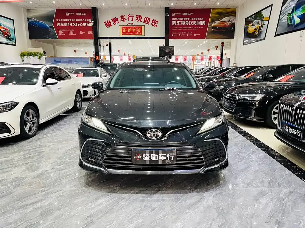 Toyota Camry 2023 из CN, фото 2